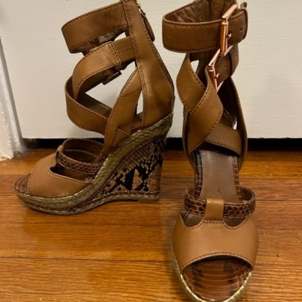 Boutique 9 stylish leather and snakeskin high-heel wedge NWT  sz 6